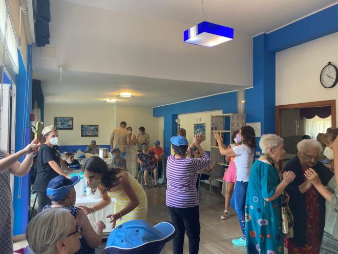 Musica e gelati a San Benigno - anziani